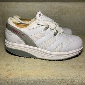 MBT Shape up Walking shoes in great condition
